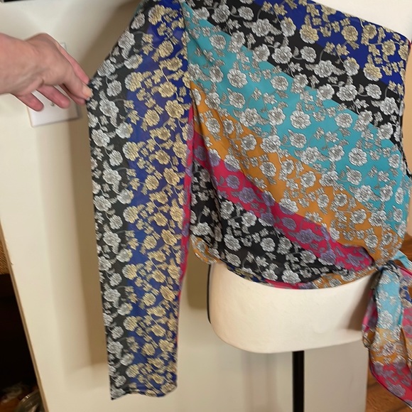 NEW Ladies lined one shoulder patterned top. - Picture 2 of 5